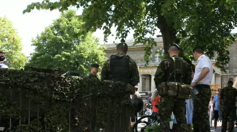 Soldiers manning display Video stock 852200