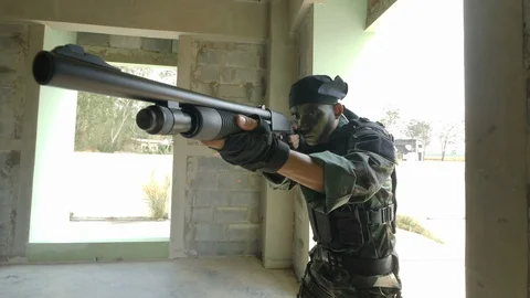 Soldiers Moving Forward to Attack Terrorist Target in The Building Video stock 85670927