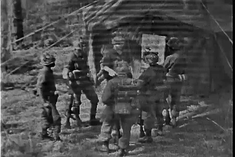 Soldiers plans tactics during Operations in a Chemical Environment - 1972 Vídeos de archivo 107697735
