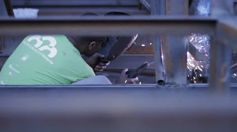 SOLDING MAN AT WORK 02 Video stock 35137173