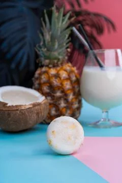Solid shampoo with coconut and pineapple Pina colada hair care Spa Foto stock
