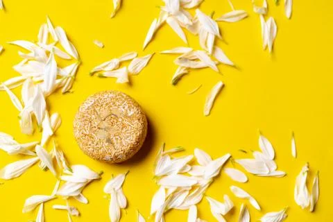 Solid shampoo with the smell of flowers Foto stock
