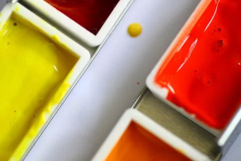 Solid watercolor tiles in cold and warm colors. Color mixing study Foto stock