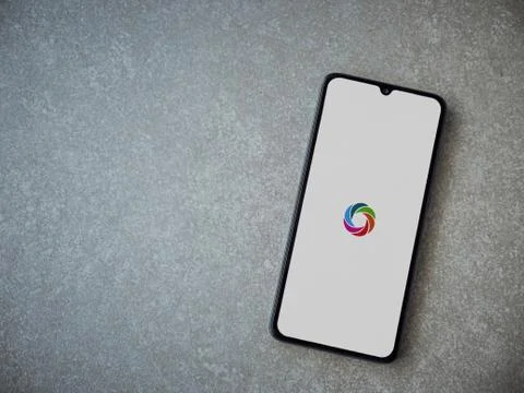 SoloLearn - Learning coding app launch screen with logo on the display of a b Stock Photos