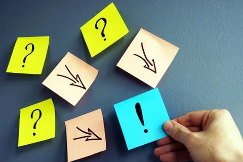Solving of problem. Answer concept. Question marks and arrows to exclamation  Foto stock