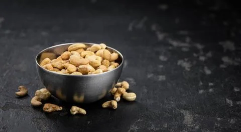  Some roasted Cashew Nuts (close up; selective focus) Some roasted Cashew ... Foto stock