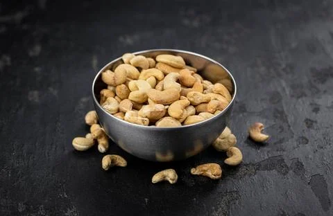  Some roasted Cashew Nuts (close up; selective focus) Some roasted Cashew ... Foto stock