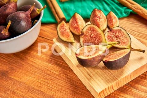 Some sliced figs ready to eat Stock Photos