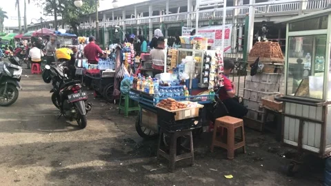 Some snacks and drinks booth on street. Stock-Footage 168572455