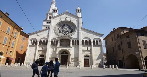 Some tourists during the summer in Modena dowtown  Stock Footage 101951329