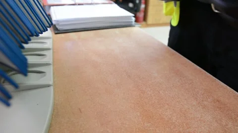 Someone takes off a torn glove 動画素材 131968178