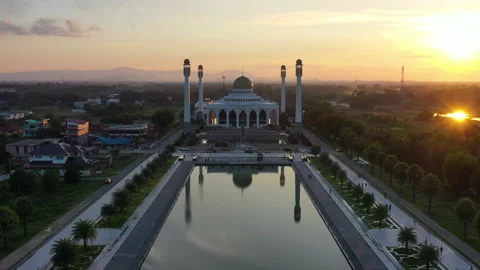 Songkhla Central Mosque at sunset Video stock 138677562
