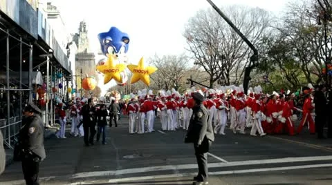 Sonic Balloon at beginning of Macys parade Vídeos de archivo 10317912