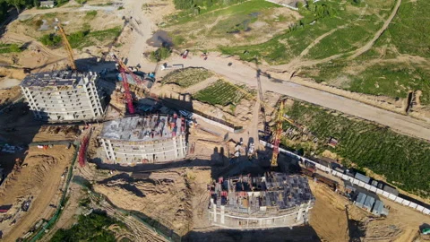 Сonstruction site with cranes on building construction. Vídeo Stock 156632186