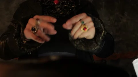 The sorcerer performs a mystical rite. Vídeos de archivo 142091486