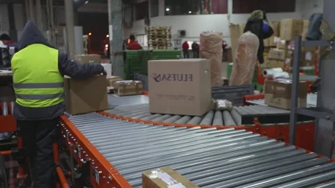 Sorting Conveyot Parcels 스톡 동영상 233504261