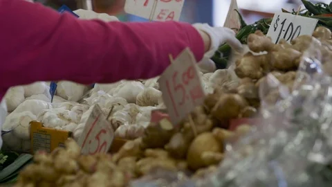 Sorting garlic Stock Footage 90407735