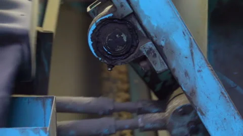 Sorting pea seed on the elevator. Slow Motion 動画素材 102476606