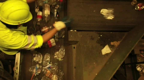 Sorting Trash 動画素材 594329