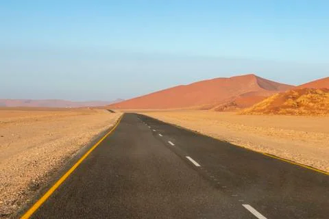 Sossusvlei highway in Namibia Stock-Fotos