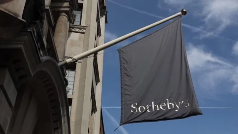 Sotheby's presents a Picasso expected to fetch 120 million euros at auction, LON 스톡 동영상 252378568