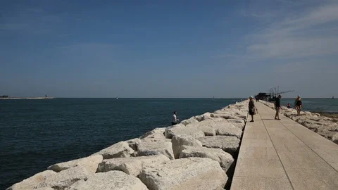 From the Sottomarina dam 動画素材 105241086