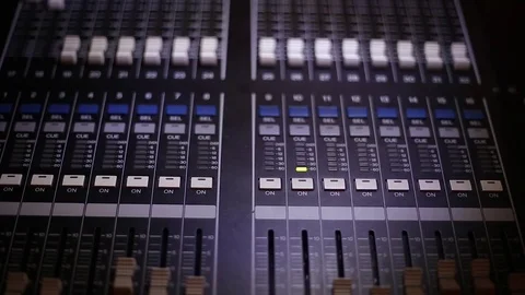 Sound control in gear 스톡 동영상 69856524