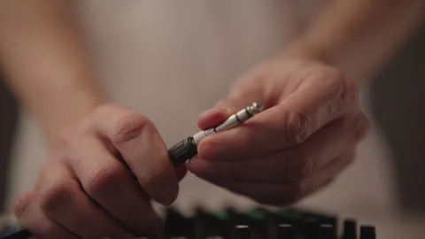 Sound engineer connecting TRS jack plug and TRS adapter for professional audio Vídeos de archivo 323450873