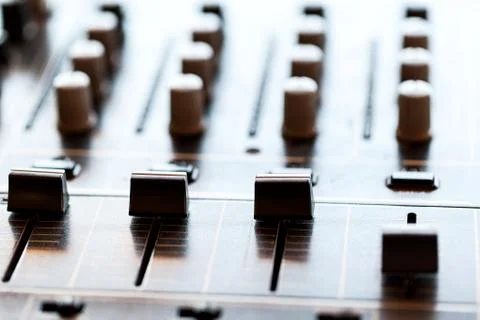 Sound mixer controller with knobs and sliders Stockfoto's