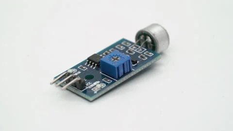 Sound sensor electronic component. Electronics diy robotics chip. Microphone. Vidéo 169320529