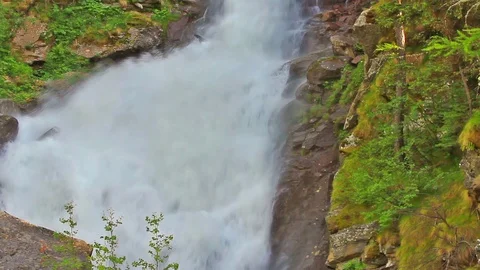 The sound of a waterfall in the middle of the vegetation Stock Footage 91295262