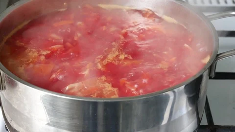 Soup cooks in a pan. 動画素材 117097650
