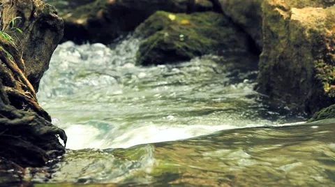 Soupbubbles Above Flowing Water of River Stream Video stock 52340587