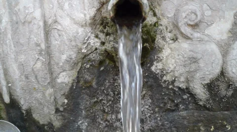 Source of water (2) Stockbeeldmateriaal 30265622