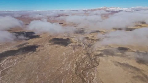 The source of the Yellow River on the Qinghai Tibet Plateau 三江源 黄河源头 Video stock 167721403