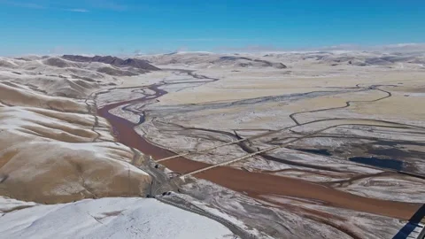 The source of the Yellow River on the Qinghai Tibet Plateau 三江源 黄河源头 Video stock 167739398