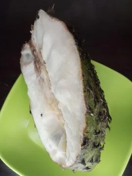 Soursop Fruit in Serving Container 스톡 사진