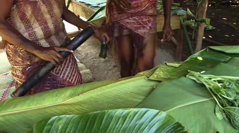 South Pacific Native making spinach from bamboo Video stock 52613321