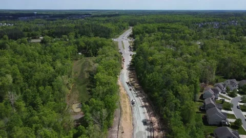 Southbound flight down a Virginia county road Видео 239684147