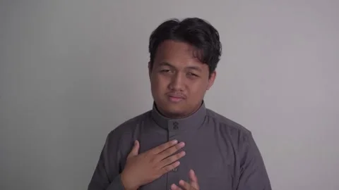 Southeast Asian people wear gray robes 스톡 동영상 317281753
