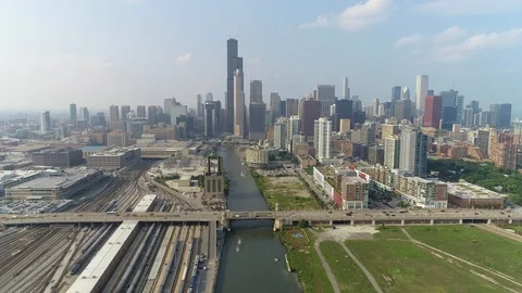 Southside Chicago River Vídeos de archivo 94970534