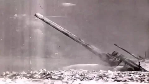 Soviet troops preparing defense lines near Moscow 1941 Vídeo Stock 330263668