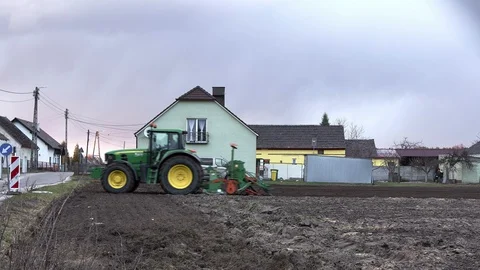 Sowing the field time lapse  스톡 동영상 105063945