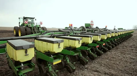 Sowing of sweet corn by using contemporary agricultural machinery 库存影片 61605586