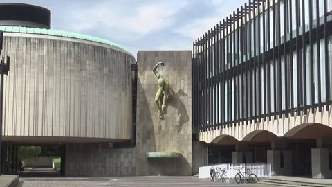 Sp statue 10s Stock Footage 83794203