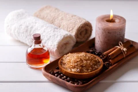 Spa setting with aromatic candle Foto stock