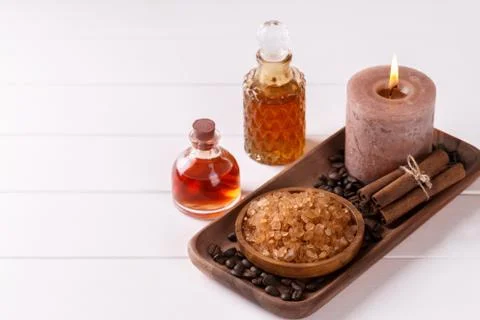 Spa setting with aromatic coffee candle Stock-Fotos