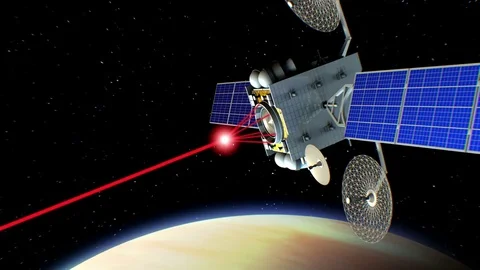 Space laser weapon. Venus on background, fictional military satellite on orbit. 스톡 동영상 85030837