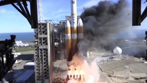 Space rocket launching into space Video stock 225920609