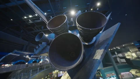 Space shuttle main engines on display at museum exhibit with dramatic lighting Vídeo Stock 342578409